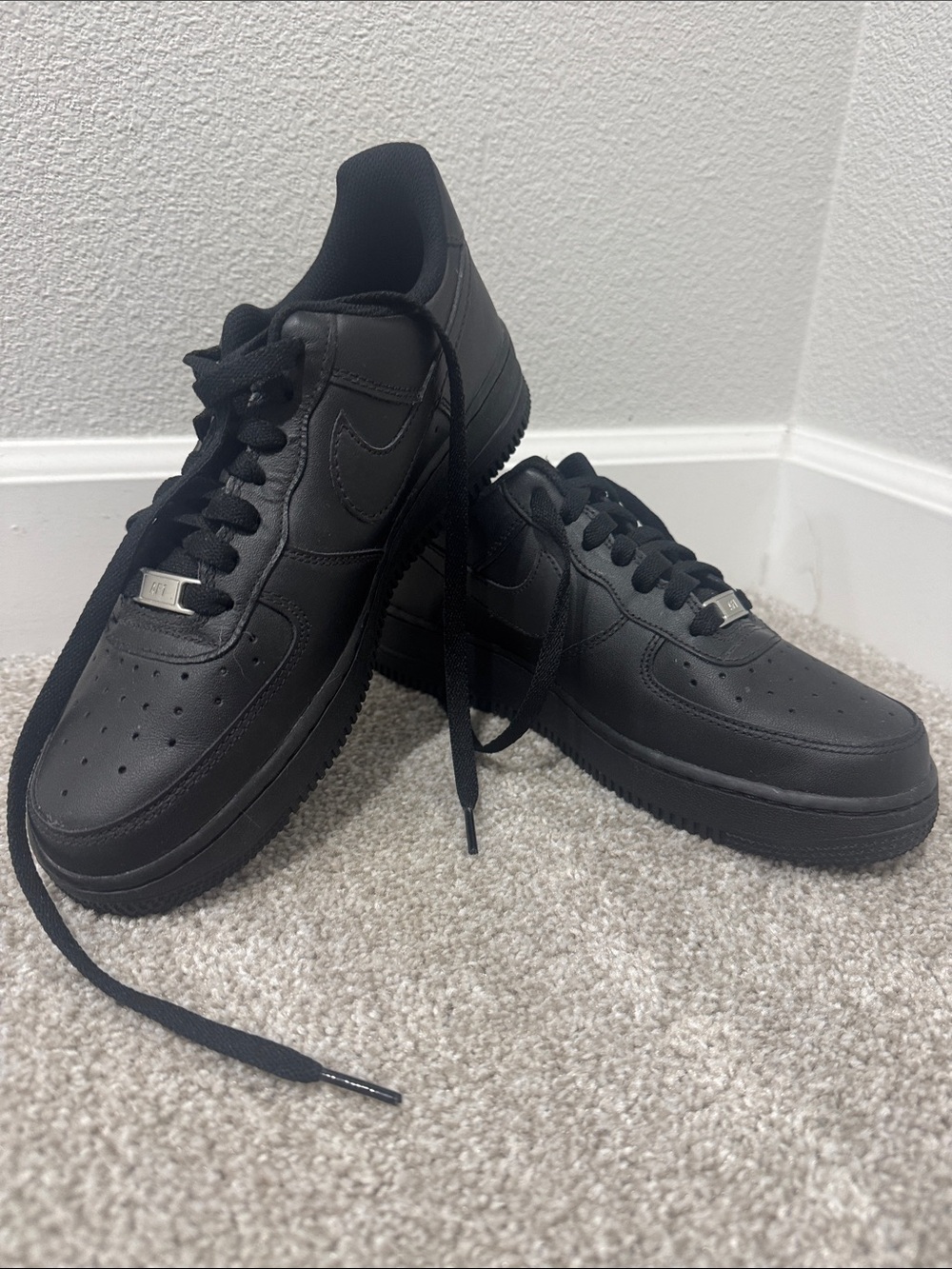 Nike Women's Airforce Black Low-Top Leather Sneakers